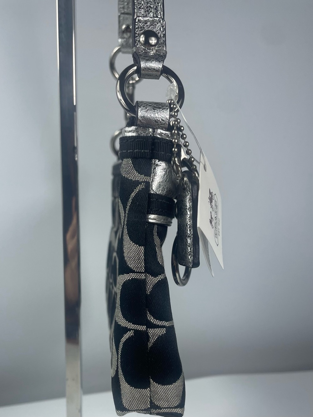 Coach Poppy Signature Large Wristlet NWT - Picture 10 of 14